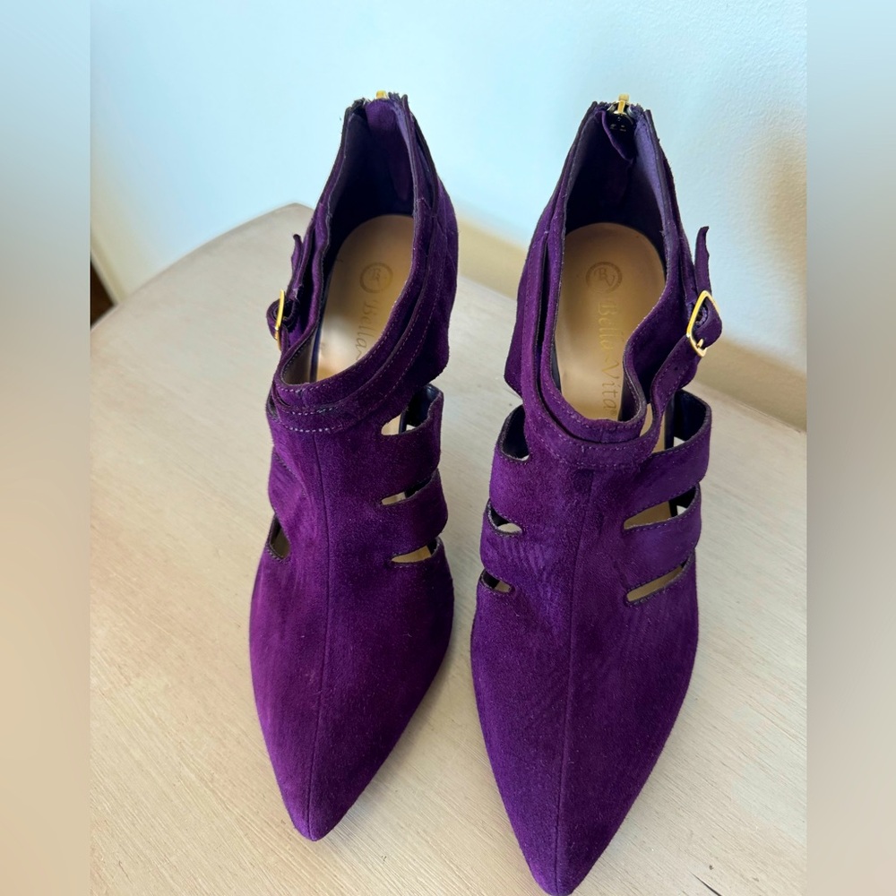 Bella Vita Heels. Purple suede. Size 9.5 (fit as 9). Gently used condition.